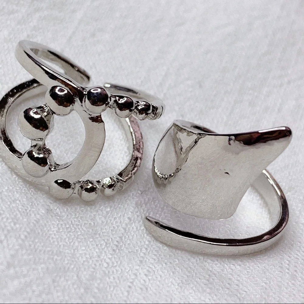 Unique Modern Two Rings Set - Picture 6 of 15